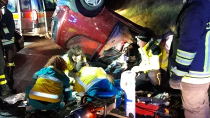 Accident grav cu doi români, în Italia. Aceştia au furat o maşină şi s-au izbit cu ea de un parapet