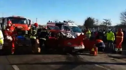 Coliziune rutieră în Constanţa: Trei persoane şi un copil de patru ani rănite într-un accident. A intervernit un elicopter SMURD