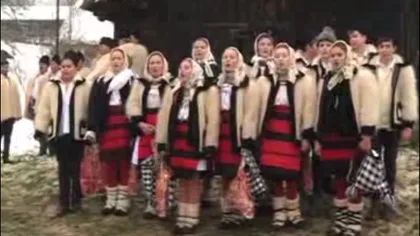 Pregătiri speciale de Crăciun în Maramureş. Ministrul Educaţiei, la tăierea porcului VIDEO