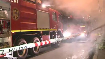 Maşină în flăcări lângă Curtea de Apel Bucureşti VIDEO
