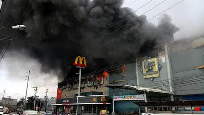 Tragedie în Filipine: Cel puţin 37 de morţi într-un incendiu devastator, la un centru comercial