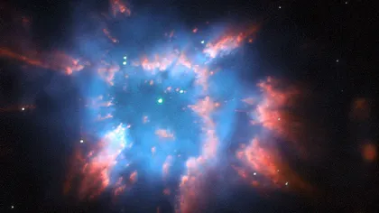 NASA a fotografiat o nebuloasă planetară care arată ca un ornament de sărbători în spaţiu