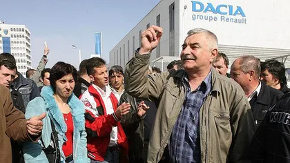 Angajaţii Dacia primesc sume compensatorii, astfel încât salariul net să nu scadă după transferul contribuţiilor sociale