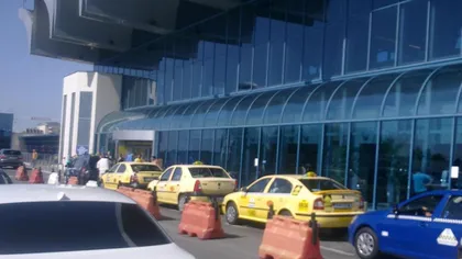 Razie în aeroporturi, aproape 100 de taximetrişti amendaţi de poliţişti. Mai multe certificate de înmatriculare au fost retrase