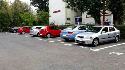 În Brașov, mai ceva ca-n Dubai! Suma uriașă pe care o femeie a plătit-o pentru un loc de parcare scos la licitație de Primărie