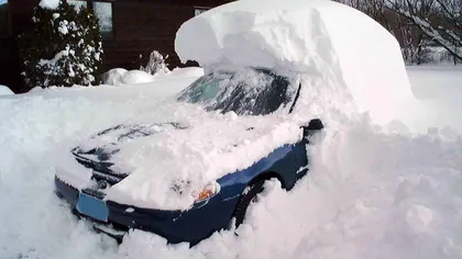 Cum să cureţi maşina de zăpadă fără să zgârii vopseaua VIDEO