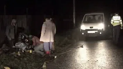 Un tânăr a intrat în plin cu maşina în prietenii cu care băuse toată noaptea. Unul a murit, altul este în stare gravă la spital VIDEO