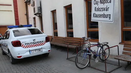 Inscripţia trilingvă plasată pe o bicicletă la Primăria Cluj a dispărut în câteva ore. S-a depus plângere pentru distrugere şi furt