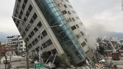 Imaginile dezastrului din Taiwan. Un hotel stă să se prăbuşească după cutremur VIDEO