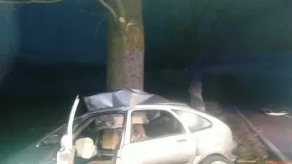 Accident cumplit în Tulcea. Un tânăr a murit pe loc după ce a intrat cu maşina într-un copac