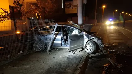 Accident grav în judeţul Sibiu. Un chirurg de 37 de ani a murit după ce a intrat cu maşina într-un stâlp