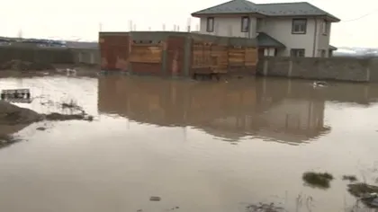 Mai multe gospodării din Prahova au fost inundate. Pompierii au intervenit de urgenţă