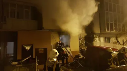 Explozie la un restaurant din Bucureşti. Cel puţin 16 maşini avariate. Structura de rezistenţă a clădirii nu este afectată
