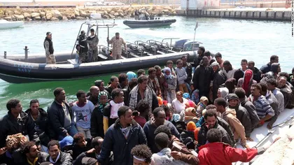 Sute de migranţi, salvaţi de Garda de Coastă în largul coastelor Libiei