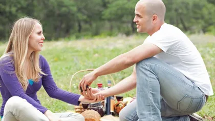 Top 5 reguli de care poţi să te debarasezi atunci când ai de gând s-o ceri de nevastă