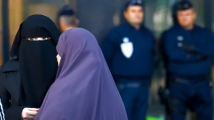 30 de femei, arestate în Iran după ce şi-au ridicat vălul în public
