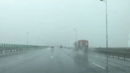 Trafic îngreunat de ploaie pe Autostrada Bucureşti - Piteşti şi Bucureşti - Ploieşti. Alunecări de teren, trenuri întârziate