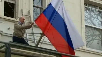 Diplomaţii ruşi care vor fi expulzaţi din Marea Britanie părăsesc Londra pe 20 Martie