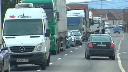 Coloane de camioane la graniţa cu Ungaria. Aglomeraţie la Nădlac II şi Borş