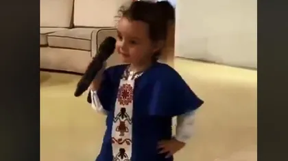 Fiica Andrei îi calcă pe urme mamei, vezi cum cântă Eva la aproape 3 ani VIDEO