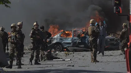Atentat sinucigaş la Kabul soldat cu zeci de morţi şi răniţi