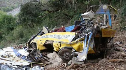 Tragedie: 23 de copii au murit după ce autobuzul şcolar în care se aflau a fost lovit de tren