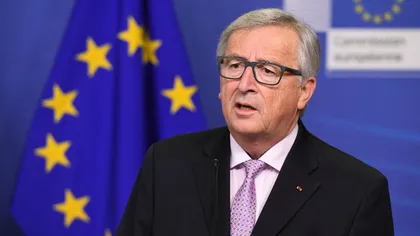 Jean-Claude Juncker şi-a menţinut cu greu echilibrul înaintea unei cine oficiale organizată cu ocazia summitului NATO VIDEO