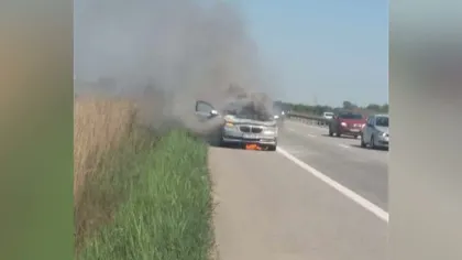 Maşină în flăcări pe autostradă. O maşină a luat foc la 30 km de Bucureşti