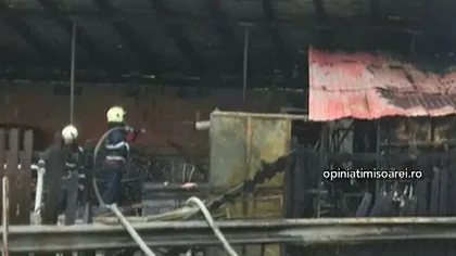 Incendiu la un restaurant din Băile Herculane. A fost pericol de explozie