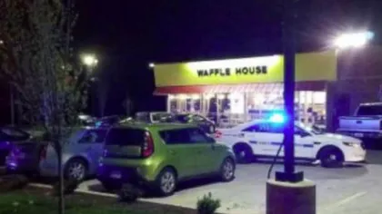 Un bărbat gol şi înarmat a deschis focul într-un restaurant dintr-un oraş american. Cel puţin patru morţi şi patru răniţi