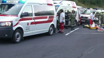 Accident CUMPLIT de PAŞTE. Un microbuz plin cu românce care munceau în Austria s-a lovit de un ZID