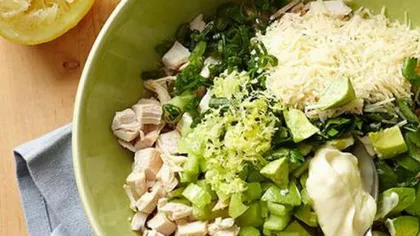REŢETA ZILEI: Salată de pui cu avocado