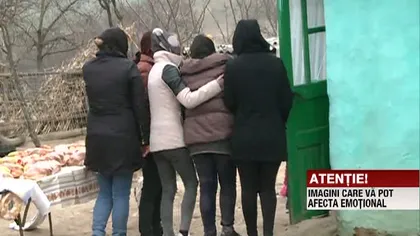 Victimele teribilului accident de microbuz din Neamţ au fost înmormântate. Rudele acuză autorităţile locale VIDEO