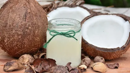 Îngrijeşte-ţi părul cu ulei de nucă de cocos