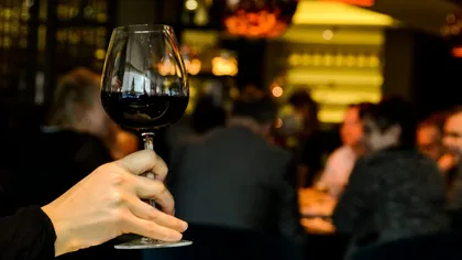 Un pahar de vin roşu - o oră de sală? Adevărul ULUITOR descoperit în studii