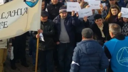 Circa 200 de salariaţi ai Aso Cromsteel au protestat faţă de condiţiile de muncă şi de salarizare