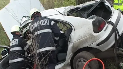 Tragedie pe o şosea din Călăraşi. Un tânăr a murit pe loc după ce a intrat cu maşina într-un copac