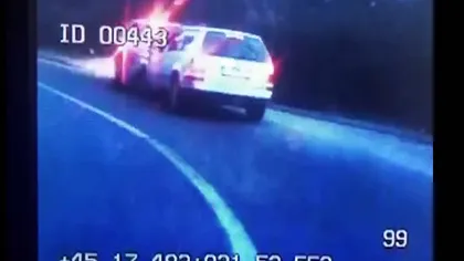 Un bărbat din Reşiţa şi-a urmărit soţia cu maşina, apoi a lovit-o violent VIDEO