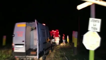 Maşină lovită de tren în Dâmboviţa. Două persoane au fost rănite