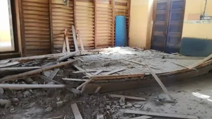 Incident la o şcoală din Blaj: tavanul sălii de sport s-a prăbuşit