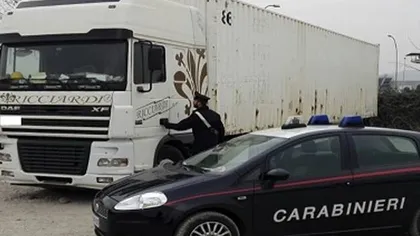 Un tirist român a atacat în trafic un şofer cu cuţitul, pe o şosea din Italia. Şoferul a fost reţinut de carabinieri
