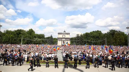 Mii de moldoveni protestează la Chişinău împotriva deciziei de invalidare a alegerilor din capitala Moldovei