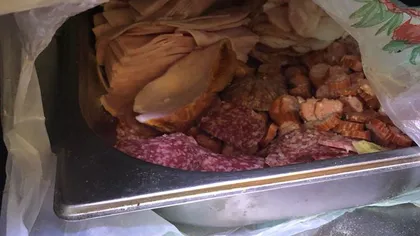 Mizerie de nedescris într-un restaurant de la mare. Inspectorii OPC au găsit muşte şi gândaci congelaţi