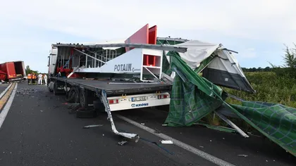 Român mort în Franţa, într-un grav accident în care au fost implicate cinci camioane