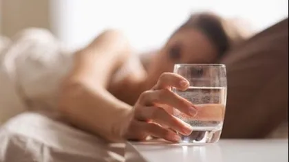 Ce se întâmplă în corpul tău dacă bei apă caldă dimineaţa, pe stomacul gol. Efecte ULUITOARE!