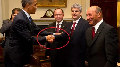 Gabriel Oprea, poză trucată dând mâna cu Barack Obama, în locul lui Traian Băsescu. Oprea susţine că nu e trucaj