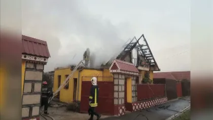 Incendiu la o casă din judeţul Braşov. Trei autospeciale au intervenit de urgenţă