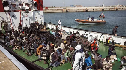 Autorităţile au interzis din nou accesul navelor unor ONG-uri în porturile Italiei