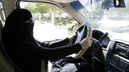 Femeile dintr-o ţară arabă sunt fericite: Pentru prima oară, li se acordă dreptul de a dobândi permis de conducere auto