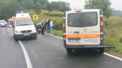 Accident grav în Caraş-Severin. O ambulanţă a fost implicată